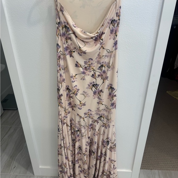 Club L London Callie Lemon floral print bandeau fishtail maxi dress - Picture 2 of 8